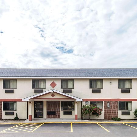 Super 8 By Wyndham Gardner Exterior foto