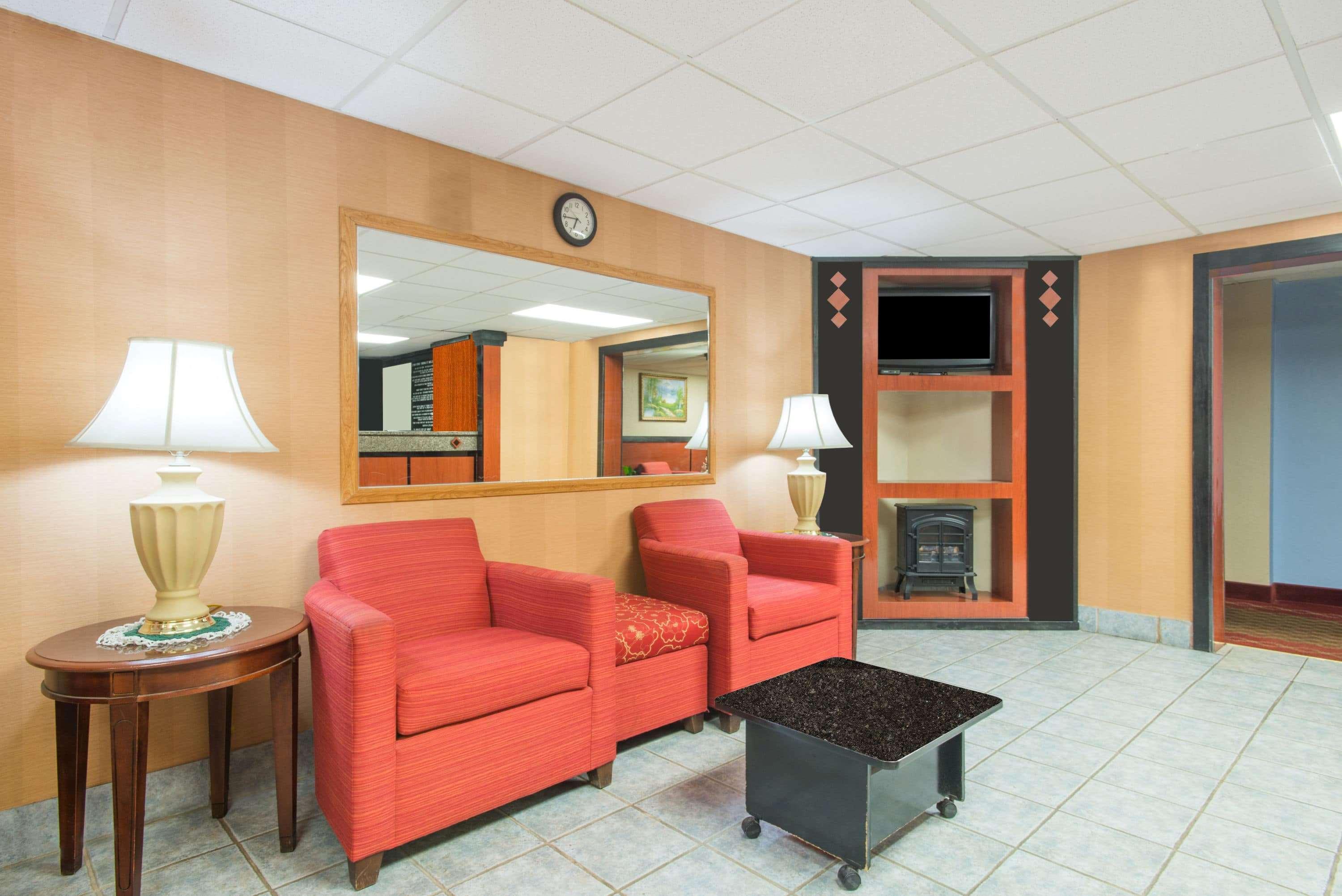 Super 8 By Wyndham Gardner Exterior foto